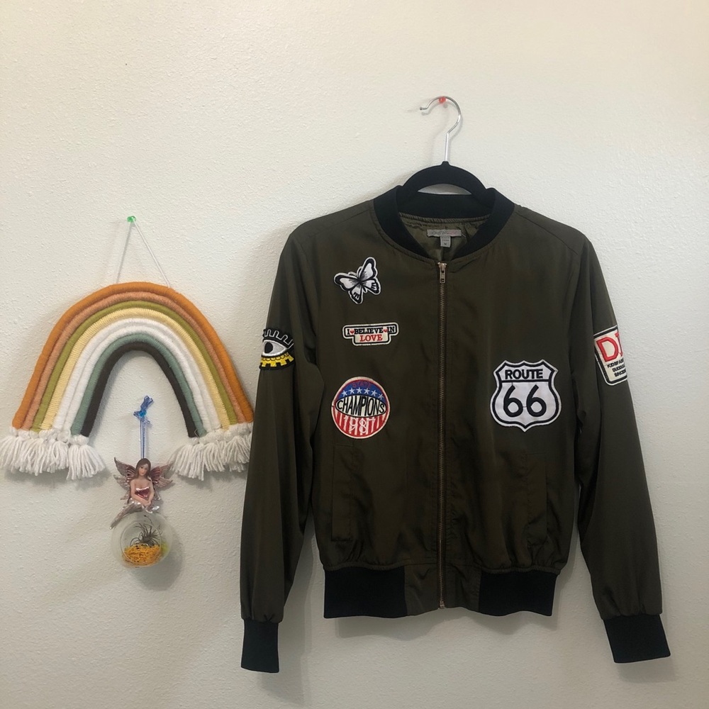 army green bomber jacket with patches 🌲